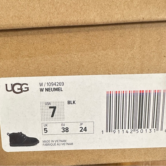 UGG Neumel Boots Women’s - Picture 2 of 6